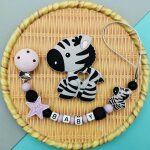Tewindsor - sucette en silicone avec lettres anglaises es pour bb, perles de zbre, pendentif, clips, ...