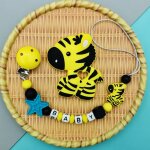 Tewindsor - sucette en silicone avec lettres anglaises es pour bb, perles de zbre, pendentif, clips, ...