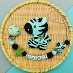 Tewindsor - sucette en silicone avec lettres anglaises es pour bb, perles de zbre, pendentif, clips, ...