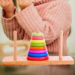 Tour en bois color�e arc - en - ciel a boucles empilables, blocs d'empilage pour le d�veloppement des ...