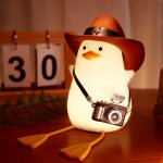 Veilleuse en forme de canard de cowboy, jolie lumière de canard avec chapeau de cowboy, mini appareil ... Veilleuse en forme de canard de cowboy, jolie lumière de canard avec chapeau de cowboy, mini appareil ...