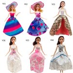 V�tements & accessoires de poup�e 6 robes chic 2 chapeaux