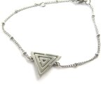 Promo - 29%, les trsors de lily [m8796] - bracelet acier  triangle  argent