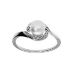 Bague argent platin perle de culture d'eau douce avec entourage oxydes blancs sertis
