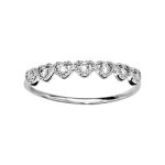 Bague argent rhodi demi alliance forme coeur oxydes blancs sertis