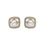 Boucles d'oreilles tige plaqué or carré oxydes blancs avec perle de culture d'eau douce blanche Boucles d'oreilles tige plaqué or carré oxydes blancs avec perle de culture d'eau douce blanche