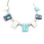 Collier cr�ateur  coloriage  turquoise violet