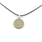 Collier pice de monnaie portugal 2, 50 escudos. cordon noir.