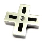 Pendentif homme  croix  blanc noir