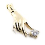 Pendentif plaqu� or  main attentive  blanc
