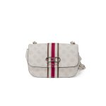 Petits sacs femme guess nelka crossbody flap hwpg93 07200