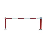 Barrire d'accs pivotante avec articulation  cardan