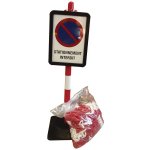 Lot de poteaux  chanes avec panneau stationnement interdit