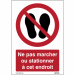 Panneaux iso 7010 d'interdiction � message vertical - ne pas marcher ou stationner � cet endroit - p024 ...