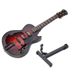 5. 5 pouces réplique de guitare miniature classique avec support et etui instrument ornements cadeau ... 5. 5 pouces réplique de guitare miniature classique avec support et etui instrument ornements cadeau ...