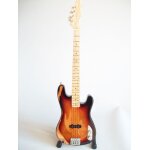 Guitare basse miniature relic fender sting precision bass the police