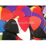 Lot de plectres de guitare electrique / acoustique 50pcs en nylon de projection alice 6 epaisseurs assorties ... Lot de plectres de guitare electrique / acoustique 50pcs en nylon de projection alice 6 epaisseurs assorties ...