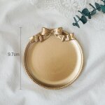 Ronde d'or - assiette vintage dorée avec nâ¿ud papillon, accessoires de studio photo, pour bijoux, boucles ... Ronde d'or - assiette vintage dorée avec nâ¿ud papillon, accessoires de studio photo, pour bijoux, boucles ...