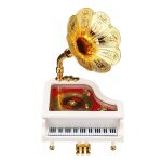 Vintage retro piano phonographe or trompette corne boite a musique décorations pour la maison, blanc Vintage retro piano phonographe or trompette corne boite a musique décorations pour la maison, blanc