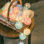 Guirlande lumineuse boules de coton - 1, 5 m 10 led - couleur macaron - fonctionne sur piles - lumi�re ...