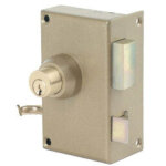Jpm ? serrure en applique verticale ? p�ne � tour en acier ? saillie 16mm ? cylindre keso 4000 s omega ...