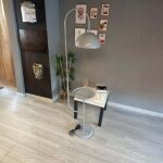 Lampadaire moderne en m�tal gris avec plateau et t�te mobile, culot e27, lampadaire moderne pour salon ...