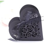 Lot de 50 bo�tes � drag�es en forme de c?ur avec rubans noir.