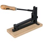 Machine � fendre les amandes faite � la main