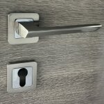 Secury - t - poign�es de porte sur rosace chrom�es satin�es - mod�le morgan trou de cylindre i