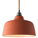 Suspension fabriqu�e en italie avec c�ble textile, abat - jour coupe en c�ramique et finition en m�tal ...