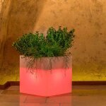 Pot de fleurs lumineux cube led carr� en r�sine h 40 40x40 lampe rouge