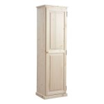 Armoire en bois brut
