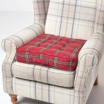Coussin d'assise rehausseur en coton � carreaux �cossais rouge, 50 x 50 x 10 cm - homescapes