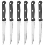 Couteaux a steak tranchants avec lames dentelees et poignees robustes