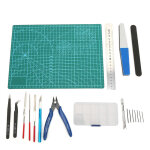 Ensemble d'outils artisanaux de mod�lisme, bricolage, pincettes de construction de maquettes, r�gle, ...