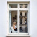 Film miroir sans tain r�fl�chissant pour petit vitrage vis - � - vis lointain - alu clair - 75 cm x 0. ...