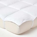 Surmatelas moelleux en microfibre, 140 x 190 cm - homescapes Surmatelas moelleux en microfibre, 140 x 190 cm - homescapes