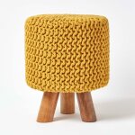 Homescapes - tabouret tricot pieds en bois 32 x 32 x 42 cm moutarde