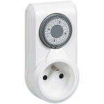 Programmateur mnager hebdomadaire avec fiche 2p + t et socle 2p + t 16a - legrand