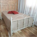 Lit double en fer forg avec pied de lit en or blanc primula 130x202x h127cm