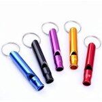 Lot de 5 sifflets de premiers secours en aluminium avec porte - cl�s pour arbitre de sport, randonn�e, ...