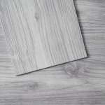 Mophorn ? rev�tement de sol en vinyle auto - adh�sif 914mm x 152mm ? dalle grain bois gris clair ? 20 ...