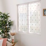 Paire de petits voilages droits � pois color�s gris perle 60x90 cm