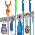 Tuserxln - porte balai mural, support mural en acier inoxydable avec 4 clips et 5 crochets Tuserxln - porte balai mural, support mural en acier inoxydable avec 4 clips et 5 crochets