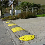 Ralentisseur - extr�mit� noir - vitesse max. 10 km / h - a. rt60 - 233en