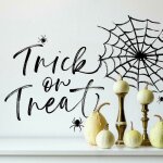 Roommates - sticker mural géant halloween toile d'araignée 'un bonbon ou un sort' - noir Roommates - sticker mural géant halloween toile d'araignée 'un bonbon ou un sort' - noir