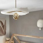 Suspension d'ext�rieur en papier m�ch� forme p�tale d60cm ? culot e27, puissance 25w max ? cordon en ...