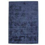 Thedecofactory - luxury - tapis salon en viscose effet soyeux bleu foncé 120x170 Thedecofactory - luxury - tapis salon en viscose effet soyeux bleu foncé 120x170
