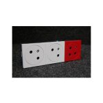 Legrand - triple prise de courant 3 x 2p + t affleurante (2 blanches + 1 rouge) inclin�e 45� 6 modules ...