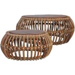 2 tables basses dans un plancher de rotin naturel dans une conception ronde en bois robuste 2 tables basses dans un plancher de rotin naturel dans une conception ronde en bois robuste